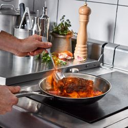 Tapis de cuisson avec rebord 30 x 40 cm noir LEKUE - Culinarion