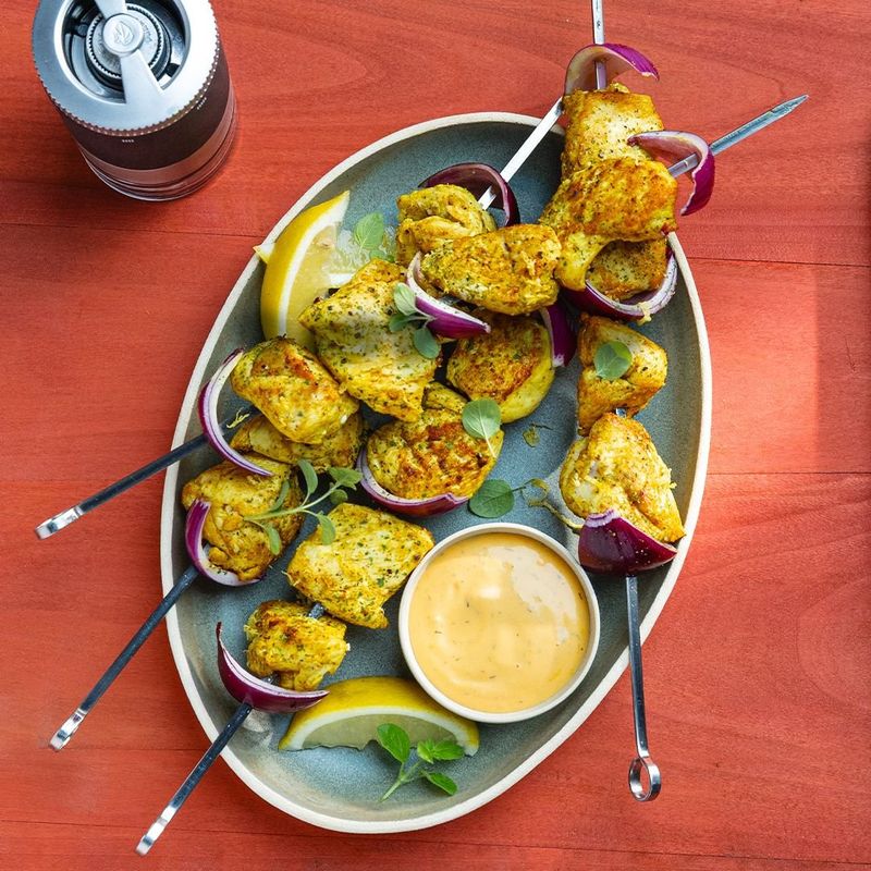 BROCHETTES DE POULET MARINÉES