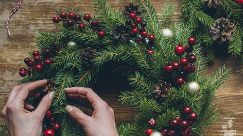 Réaliser une couronne de Noël