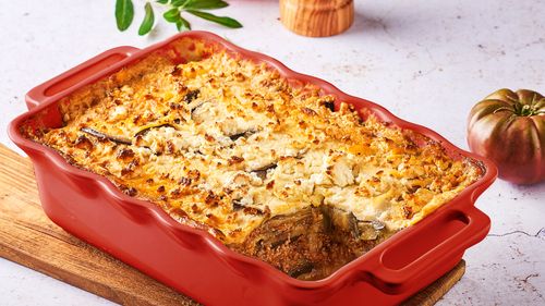 Gratin doré de courgettes à la sauce tomate