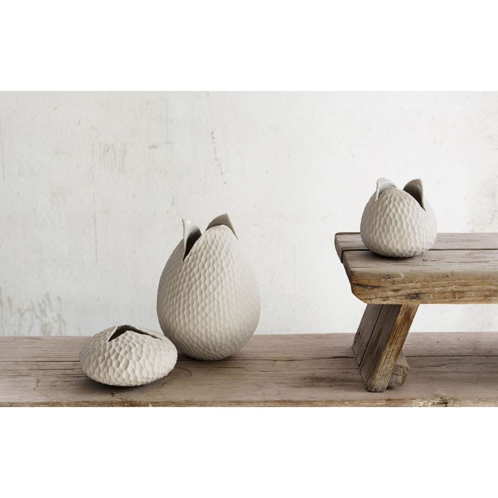 Vase Carve crème H. 18 cm - Visuel 3