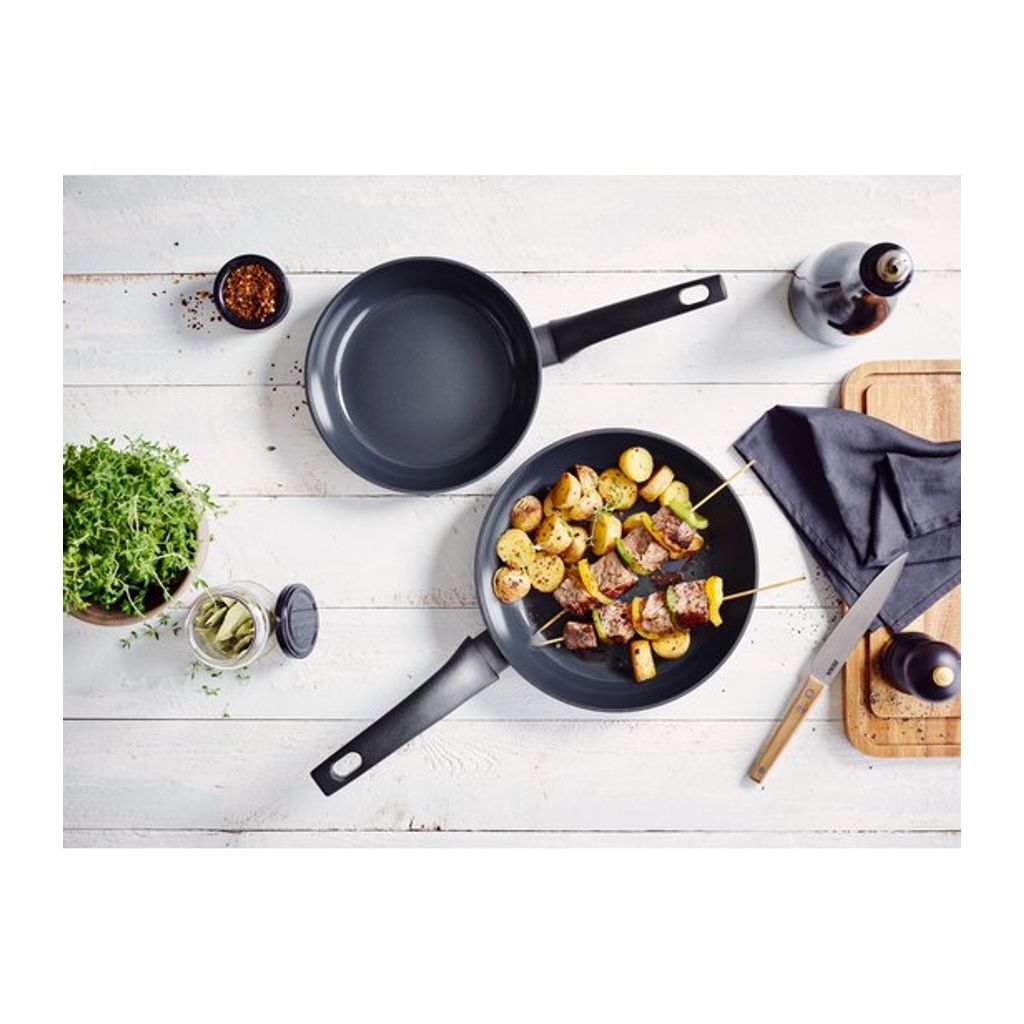 Poêle à frire revêtue KURO 20cm - Visuel 2