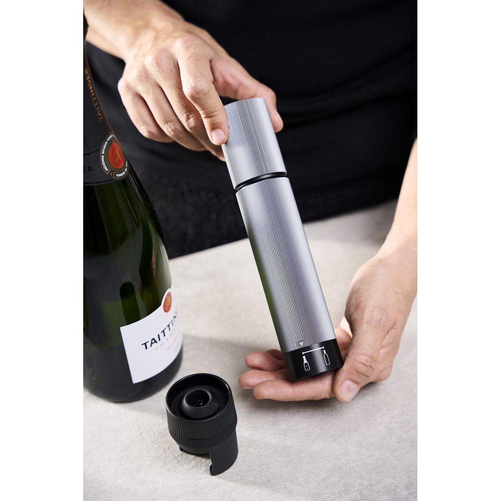 Pompe de Conservation Vin et Champagne, Aluminium Carbone 20 cm - Visuel 4