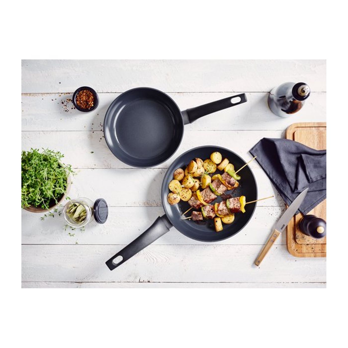 Poêle à frire revêtue KURO 30cm