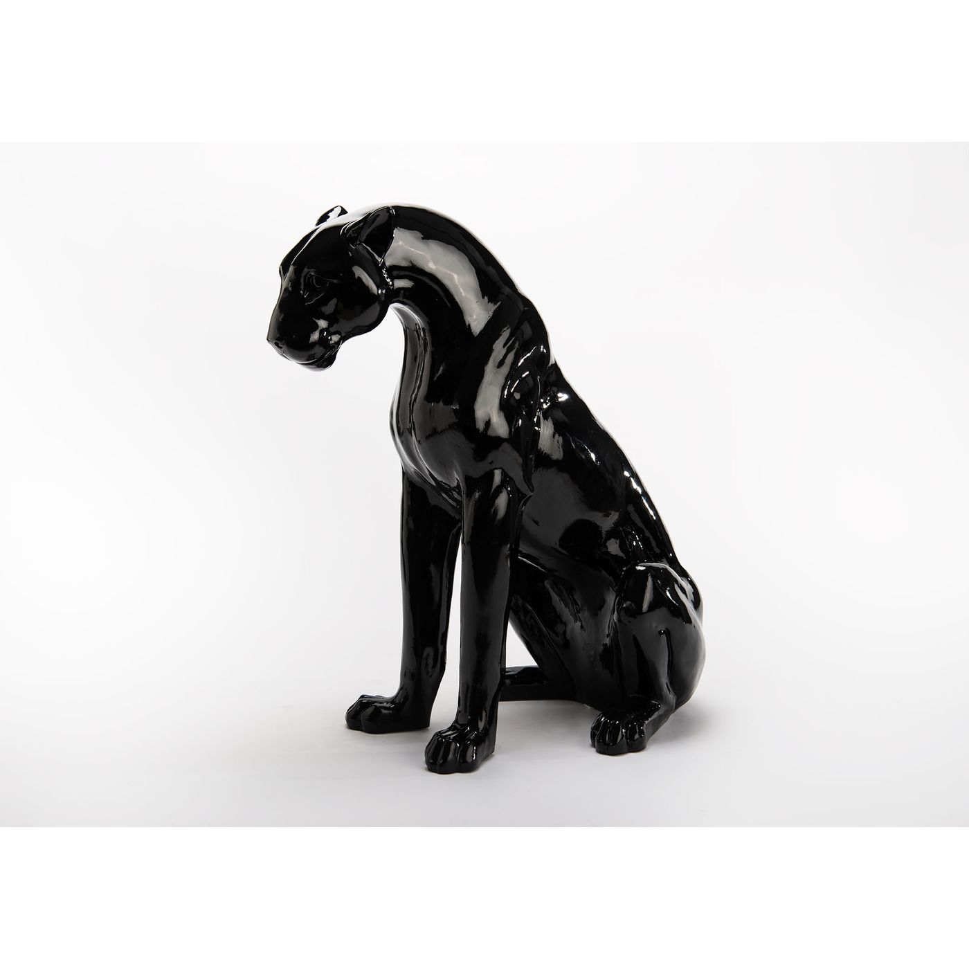 Statue panthère noire assise