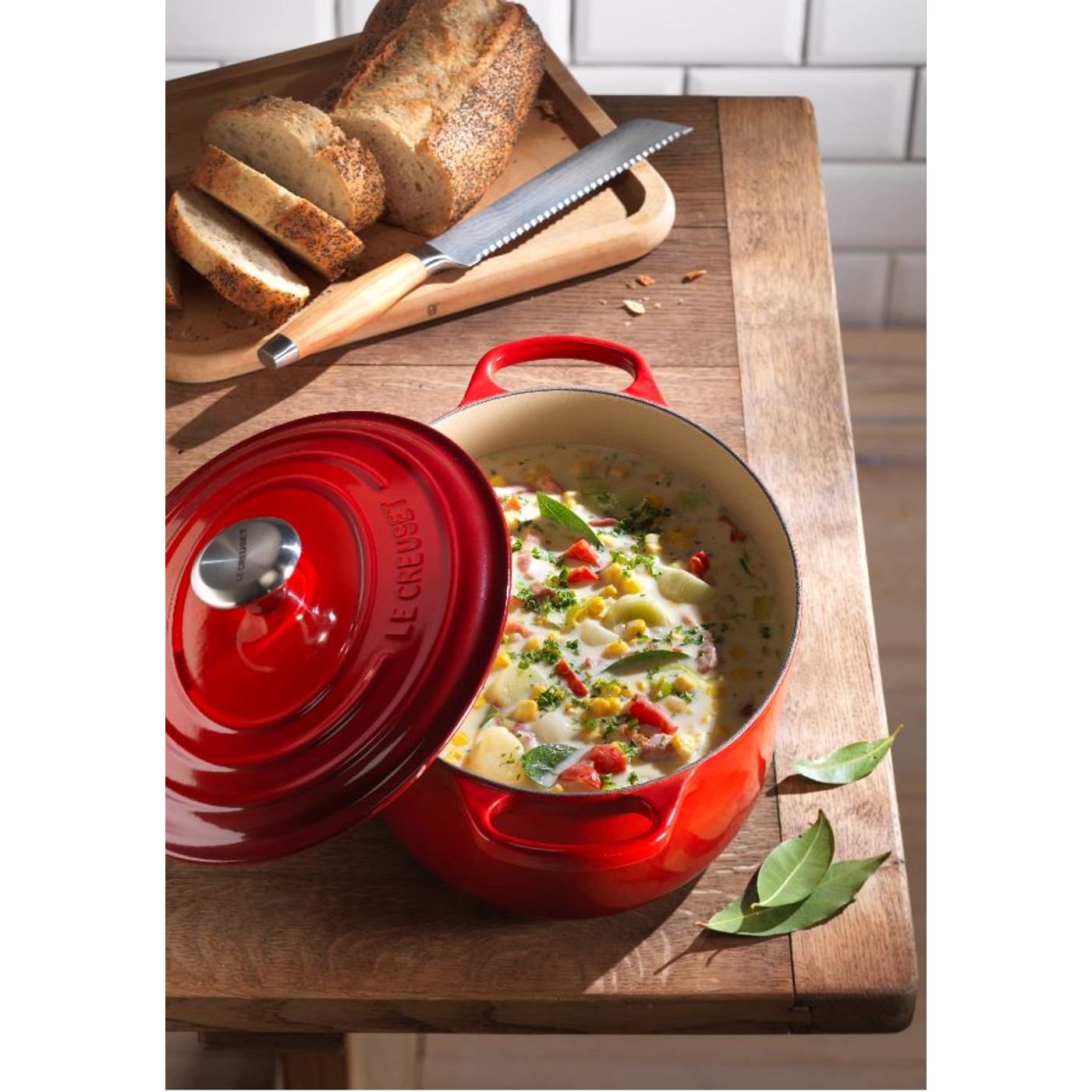 Cocotte en fonte ovale 31 cm Cerise