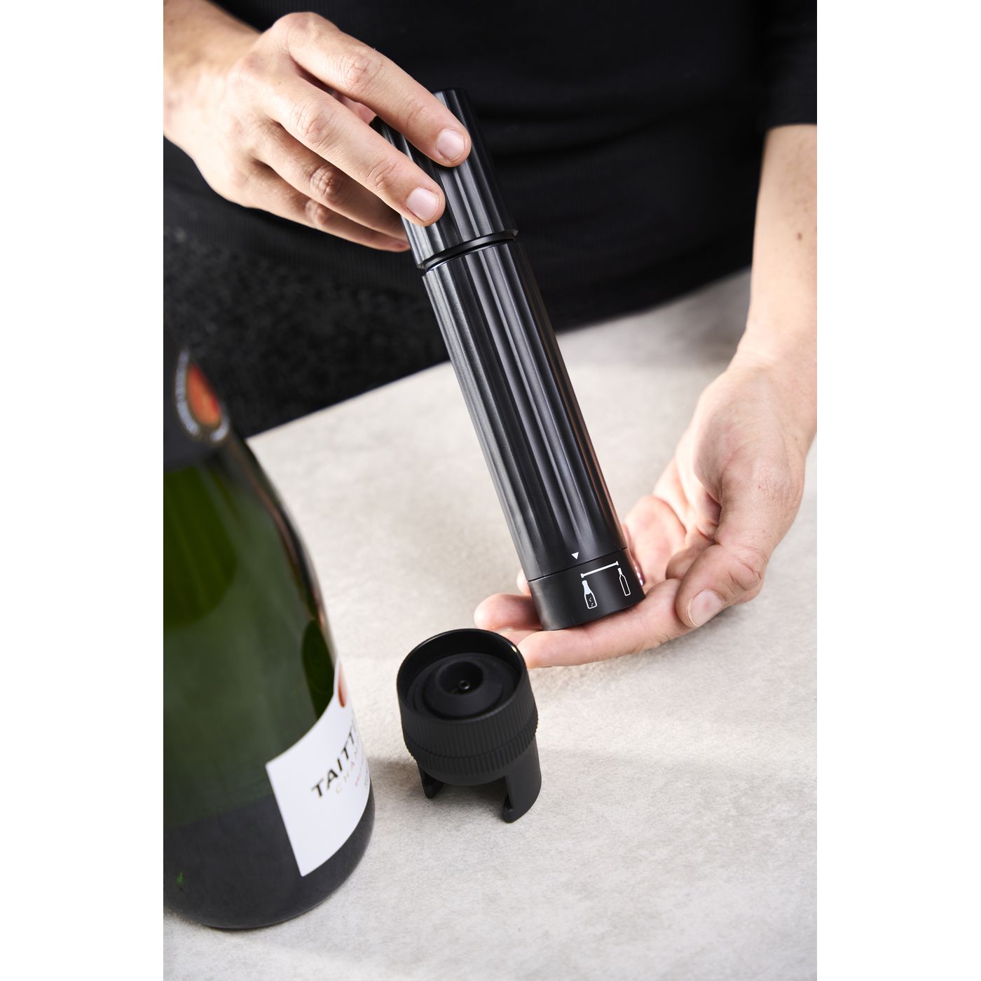 Pompe de Conservation Vin et Champgne, ABS Noir 20 cm