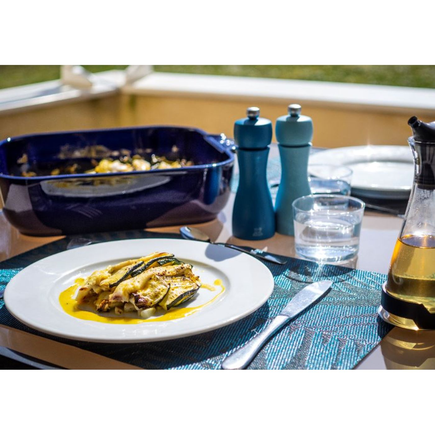 Plat à four carré bleu 28 cm