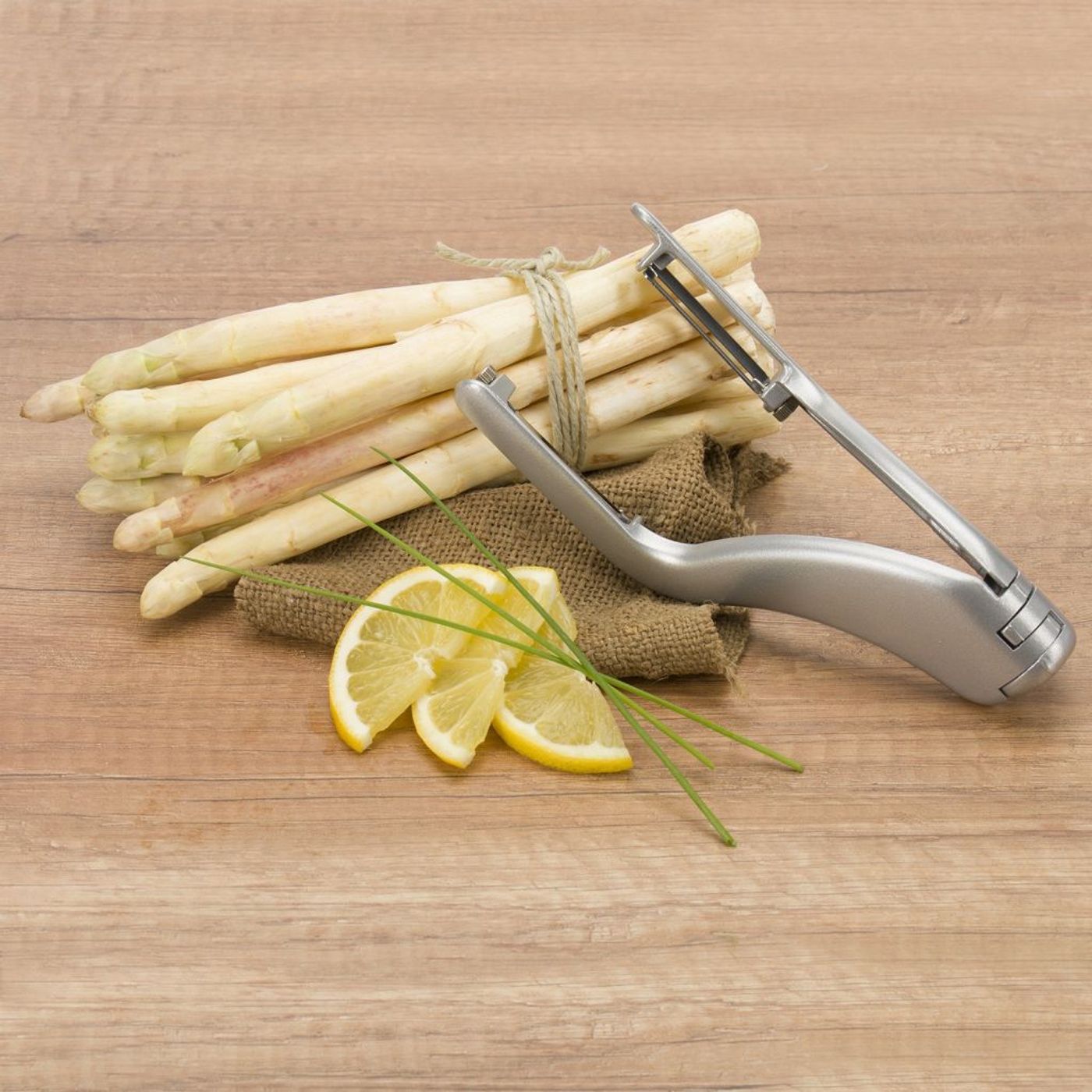 Eplucheur à asperges