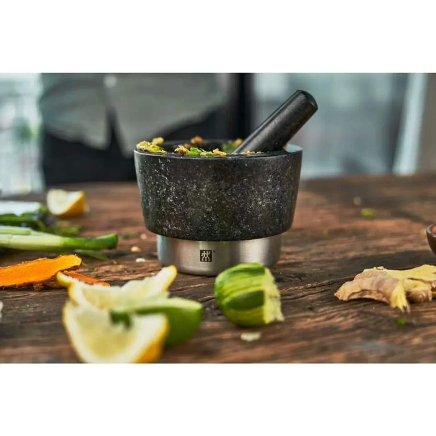 Mortier avec pilon granit noir massif