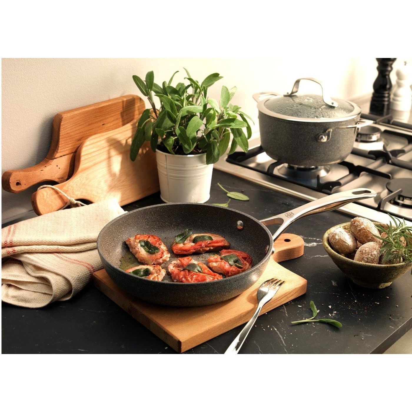 Sauteuse + couvercle Salina 28 cm