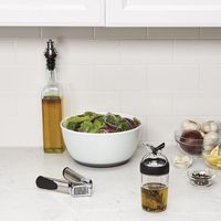 Shaker à vinaigrette 236 ml noir - Visuel 3