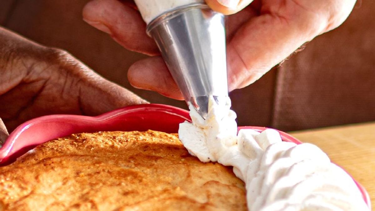 Comment installer une douille sur une poche ?