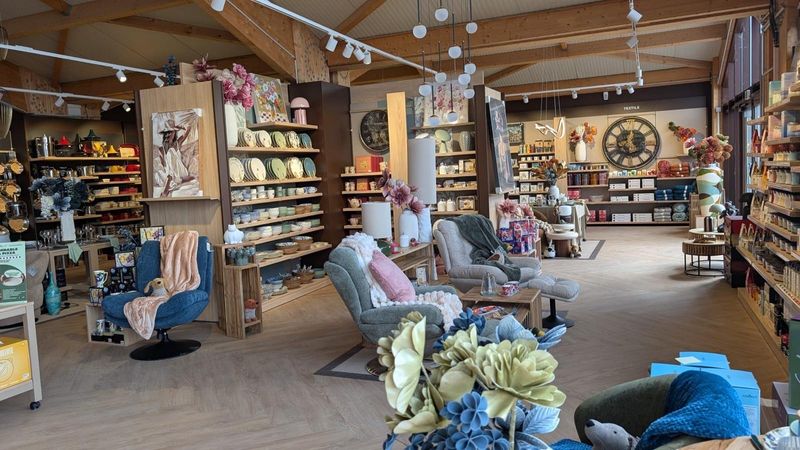 Ambiance & Styles SAINT GENIS POUILLY - Intérieur du magasin