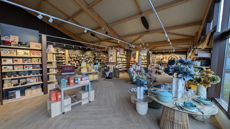 Ambiance & Styles SAINT GENIS POUILLY - photo intérieure magasin